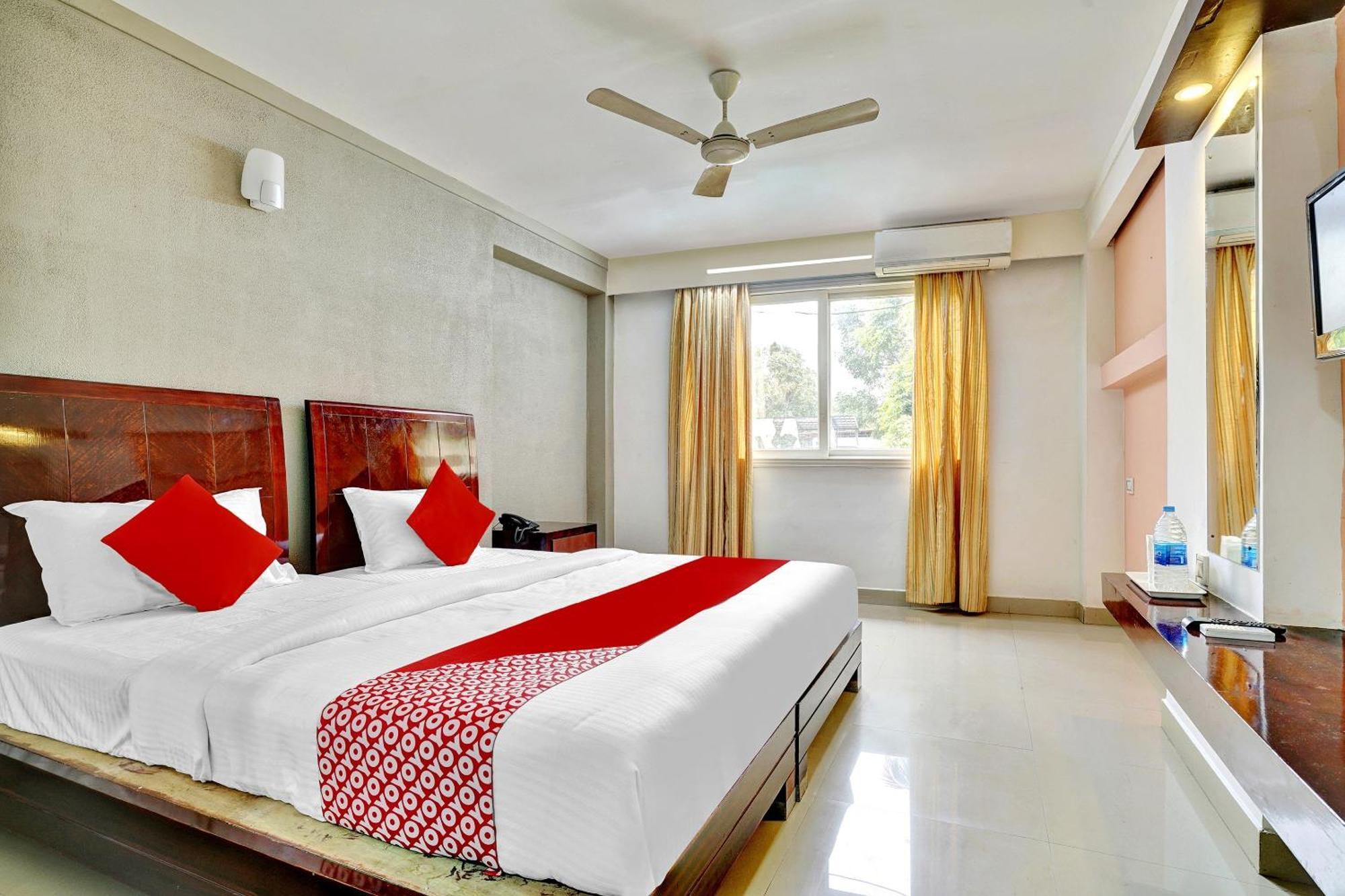 Hotel OYO Flagship 82582 Aec Residency à Mararikulam Extérieur photo
