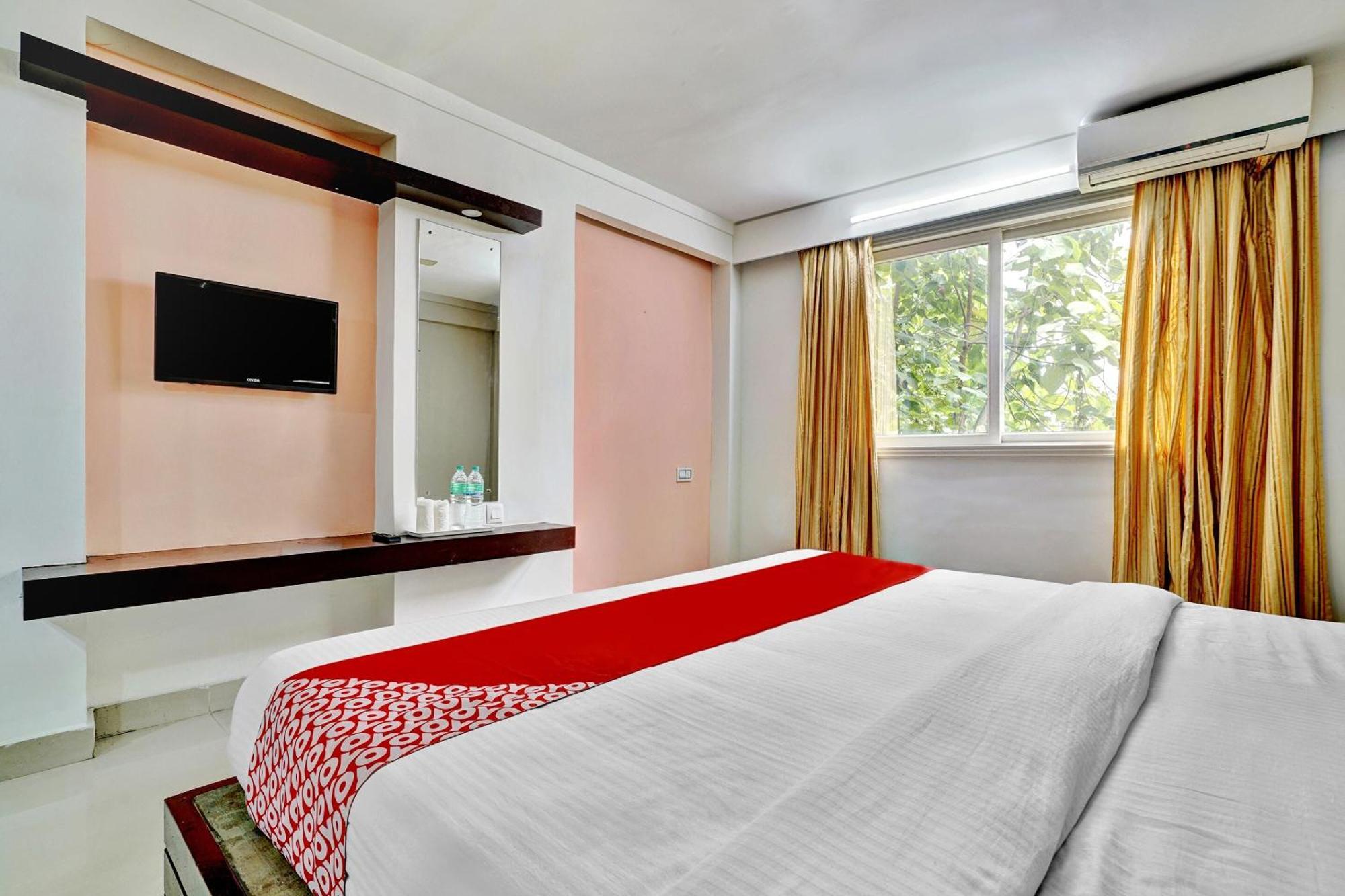 Hotel OYO Flagship 82582 Aec Residency à Mararikulam Extérieur photo