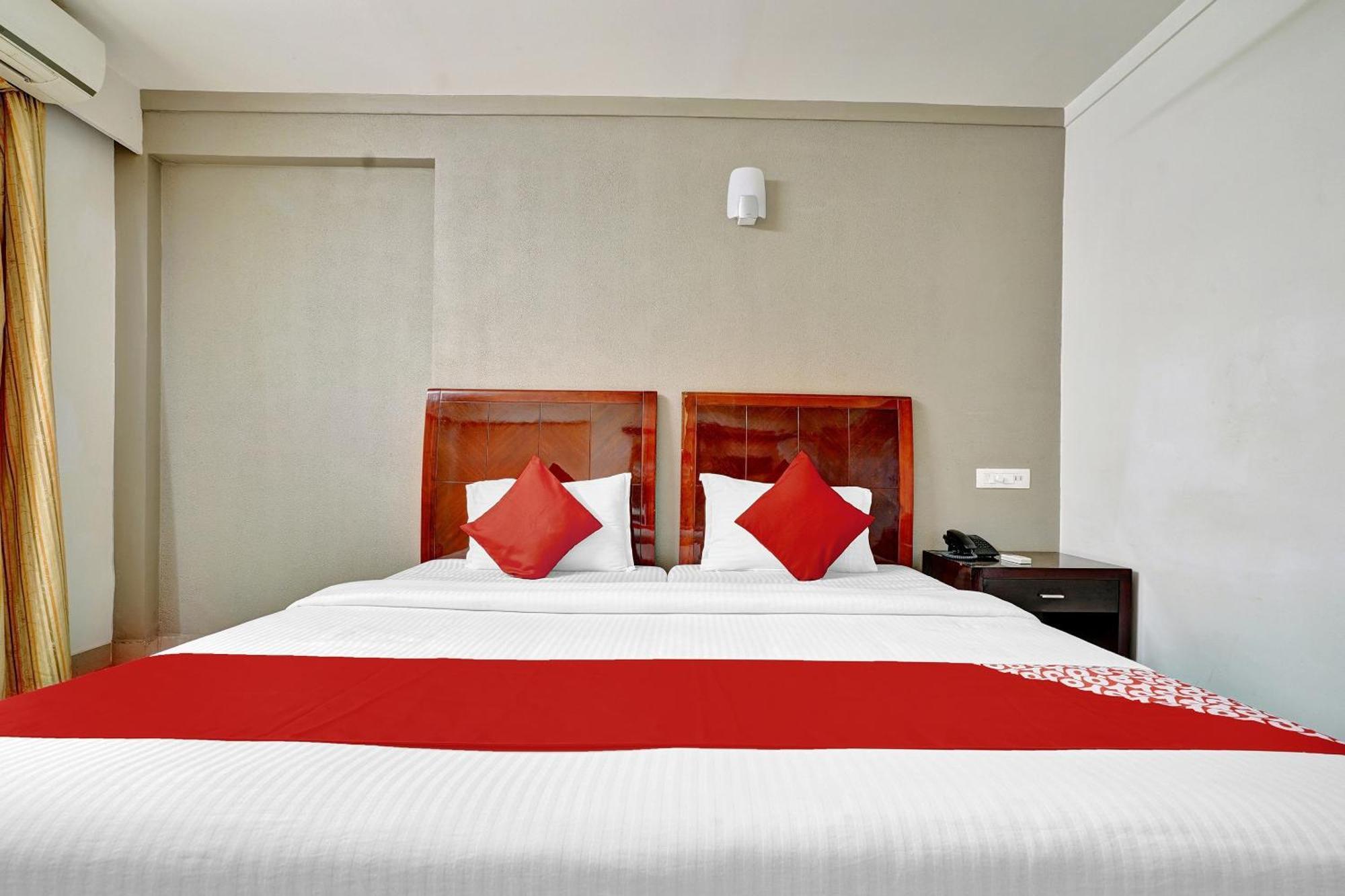 Hotel OYO Flagship 82582 Aec Residency à Mararikulam Extérieur photo